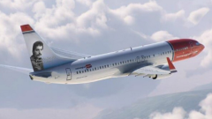Queen: il volto di Freddie Mercury sugli aerei della Norwegian Airline. Guarda la foto