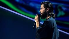 Jared Leto ha ricordato Chester Bennington: "La sua voce vivrà per sempre". Guarda il video