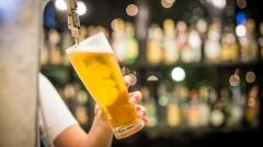 Birra: ecco quanto spendono e quanta ne bevono gli italiani ogni anno. Sei nella media?
