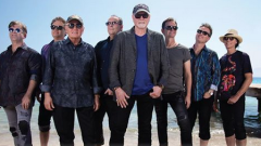 Paura per i Beach Boys: concerto evacuato a causa di un tornado! Guarda il video
