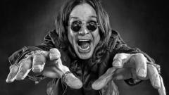 "Ozzy Osbourne con due pistole in mano è spaventoso". Le registrazioni durante la pandemia secondo il produttore Andrew Watt