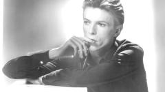 David Bowie: Un fan donerà 5.000 sterline ai senzatetto se il vandalo che ha sfregiato la statua si costituirà