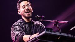Linkin Park: Mike Shinoda annuncia il suo album solista con un flash mob a Hollywood. Guarda le immagini
