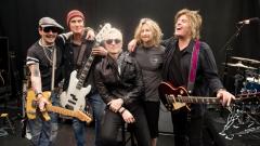 Stone Temple Pilots: Johnny Depp sale sul palco e suona con la band durante la prima data del tour! Guarda il video