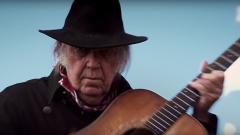Neil Young è il protagonista del film western Paradox, sua anche la colonna sonora. Guarda il trailer ufficiale