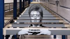 David Bowie: la metropolitana di New York dedica alcune stazioni al Duca Bianco. Guarda le foto delle installazioni