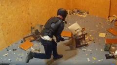 Arriva la prima “Rage room” in Italia: ecco tutti i dettagli della “Stanza della rabbia” dove puoi spaccare tutto! Guarda le foto e i video