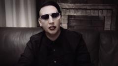 Marilyn Manson: «Ho sempre urinato sul catering dei Korn!». Guarda il video dell'intervista con Rob Zombie