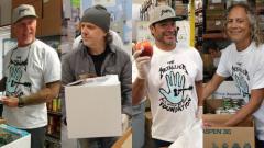 I Metallica hanno fatto i volontari nei banchi alimentari americani e donato 5000 dollari nel "Metallica Day Of Service". Le foto