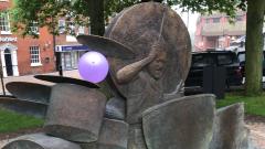 Led Zeppelin: inaugurata la statua dedicata a John Bonham nella sua città natale! Guarda le foto