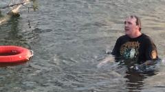 Slayer: fan ubriaco viene cacciato dal concerto ma ci torna nuoto! Guarda le foto scattate da Scott Ian degli Anthrax