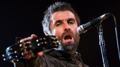 Liam Gallagher: “Preferirei rimanere nudo o darmi fuoco piuttosto che vestire come Ed Sheeran”. E se la prende anche con Mick Jagger