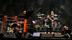 Pearl Jam: dedicano un brano ad Anthony Bourdain durante la prima serata del loro tour europeo