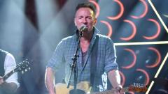 Bruce Springsteen: il boss ha suonato alla riapertura dell’Asbury Lanes! Guarda le foto e i video della serata