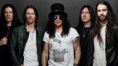 Slash parla del nuovo album Living the Dream: "è la prima volta che registro un disco in digitale". L'intervista