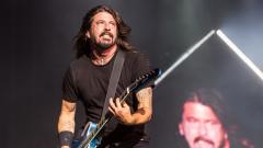 Foo Fighters: Dave Grohl ha registrato un brano strumentale di 25 minuti suonando da solo tutti gli strumenti! L'intervista