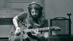 Dave Grohl: pubblicato il documentario Play, interamente suonato e diretto dal leader dei Foo Fighters. Guardalo qui