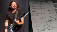 Foo Fighters: Dave Grohl ha lasciato un'immensa mancia in un pub "nel nome del rock'n'roll"! La foto dello scontrino spiega il perché