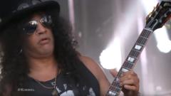 Slash: l'esibizione da Jimmy Kimmel con Myles Kennedy & The Conspirators! Guarda il video