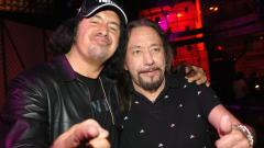 Kiss: un fan paga 50mila dollari per un concerto privato con Ace Frehley e Gene Simmons. Il risultato è un disastro. Guarda il video