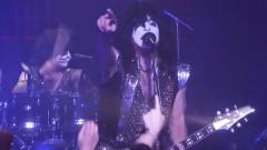 KISS: la band ha esordito con i nuovi costumi da Jimmy Fallon! Guarda il video di Love Gun