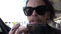 Steven Tyler ha preso una licenza per celebrare i matrimoni. Costa 200mila dollari! Guarda il video