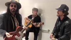 Eddie Vedder: la jam session in bagno con i Fleetwood Mac! Guarda il video