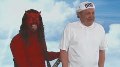 Dave Grohl: il leader dei Foo Fighters interpreta Satana in uno sketch con Billy Crystal. Guarda il video