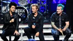 I Green Day mettono in vendita online chitarre, batterie e tanti altri strumenti usati nella loro carriera. Guarda le foto