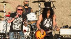 Guns N’ Roses, Slash conferma: “Abbiamo il materiale per un nuovo album. Il reunion tour? È stato magico”