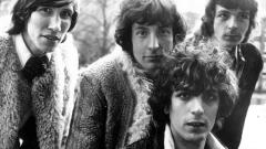 I Pink Floyd e l'improvvisa visita in studio di Syd Barrett nel 1975. Nick Mason ricorda “Non l’avevo riconosciuto. È stato scioccante"