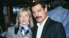 Queen, ecco come (e perché) Mary Austin ha detto addio a Freddie Mercury due anni dopo la sua morte