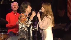 Rolling Stones: pubblicato il video di Wild Horses live al London Stadium con Florence Welch. Guardalo qui
