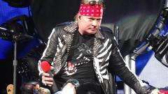 Guns N’ Roses, Duff McKagan: “Quando Axl Rose si è rotto il piede ho pensato che ormai fossimo finiti”