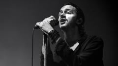 Buon compleanno Tom Smith. La gallery con le foto più belle del leader degli Editors