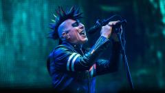 Tool, un informatico si presenta al colloquio di lavoro con la maglietta della band e viene assunto. Leggi il racconto