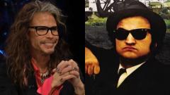 Steven Tyler ricorda le serate folli con John Belushi: “Sono quasi morto per 3 o 4 volte”
