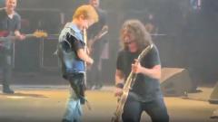 Foo Fighters, il figlio di 8 anni di Scott Ian degli Anthrax suona Everlong sul palco con la band! Guarda il video
