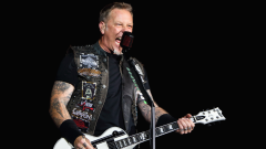 I Metallica sospendono il tour mondiale, James Hetfield ha gravi problemi con l'alcool