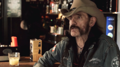 In arrivo il docu-film sullo storico Rainbow Club di Hollywood! Con interviste a Ozzy, Slash, Gene Simmons e Lemmy. Guarda il video