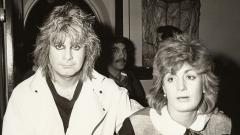 Ozzy Osbourne ricorda gli anni difficili: “Quando ho iniziato la mia carriera solista io e Sharon non avevamo un soldo”