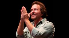 Eddie Vedder ha messo all'asta alcuni suoi strumenti per raccogliere fondi per i ragazzi diversamente abili