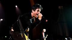 Coronavirus, Billie Joe Armstrong pubblicherà un brano ogni lunedì fino a fine quarantena. Ascoltalo ora!