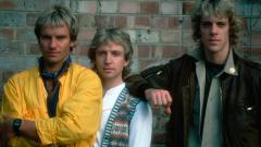 Every Breath You Take, la storia e il significato sinistro del brano dei The Police che lanciò la carriera solista di Sting