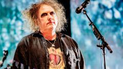 I Cure hanno suonato a sorpresa un nuovo inedito, "A Fragile Thing", durante il concerto a Milano. Ascoltalo qui e guarda il video 