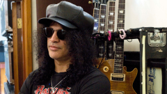 Guns N' Roses, Slash: "Devo molto al mio insegnante di musica. Non smetterò mai di ringraziarlo". Scopri la storia