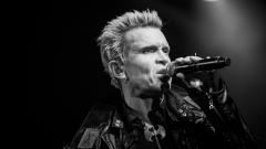 Billy Idol: "Se il rock non avesse funzionato avrei dovuto lavorare nella bottega con mio padre"