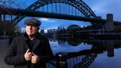 Mark Knopfler: annunciato il nuovo album One Deep River. Ascolta qui il singolo Ahead Of The Game