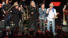 Teenage Cancer Trust 2024: guarda le foto più belle della serata con Eddie Vedder, Roger Daltrey, Robert Plant, Paul Weller...