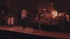 Led Zeppelin, pubblicato il video di un concerto inedito del 1975. Guardalo qui